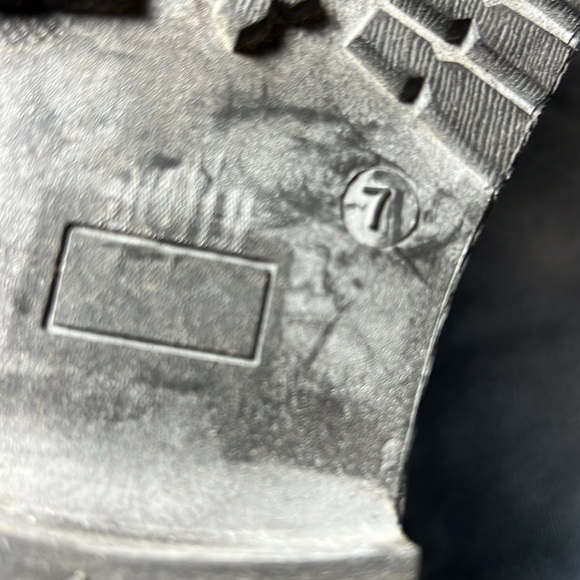 Olivia miller crushed blue velvet combat boots size 7 - Picture 7 of 7